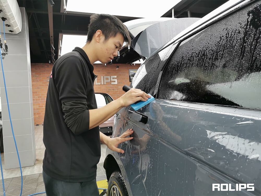 冬季貼車衣需要注意什么？剛貼完車衣下雪了怎么辦？（1）