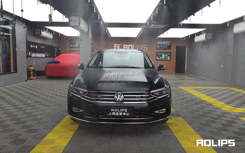 誰(shuí)說(shuō)30萬(wàn)以?xún)?nèi)的車(chē)不能貼隱形車(chē)衣？一汽大眾邁騰施工